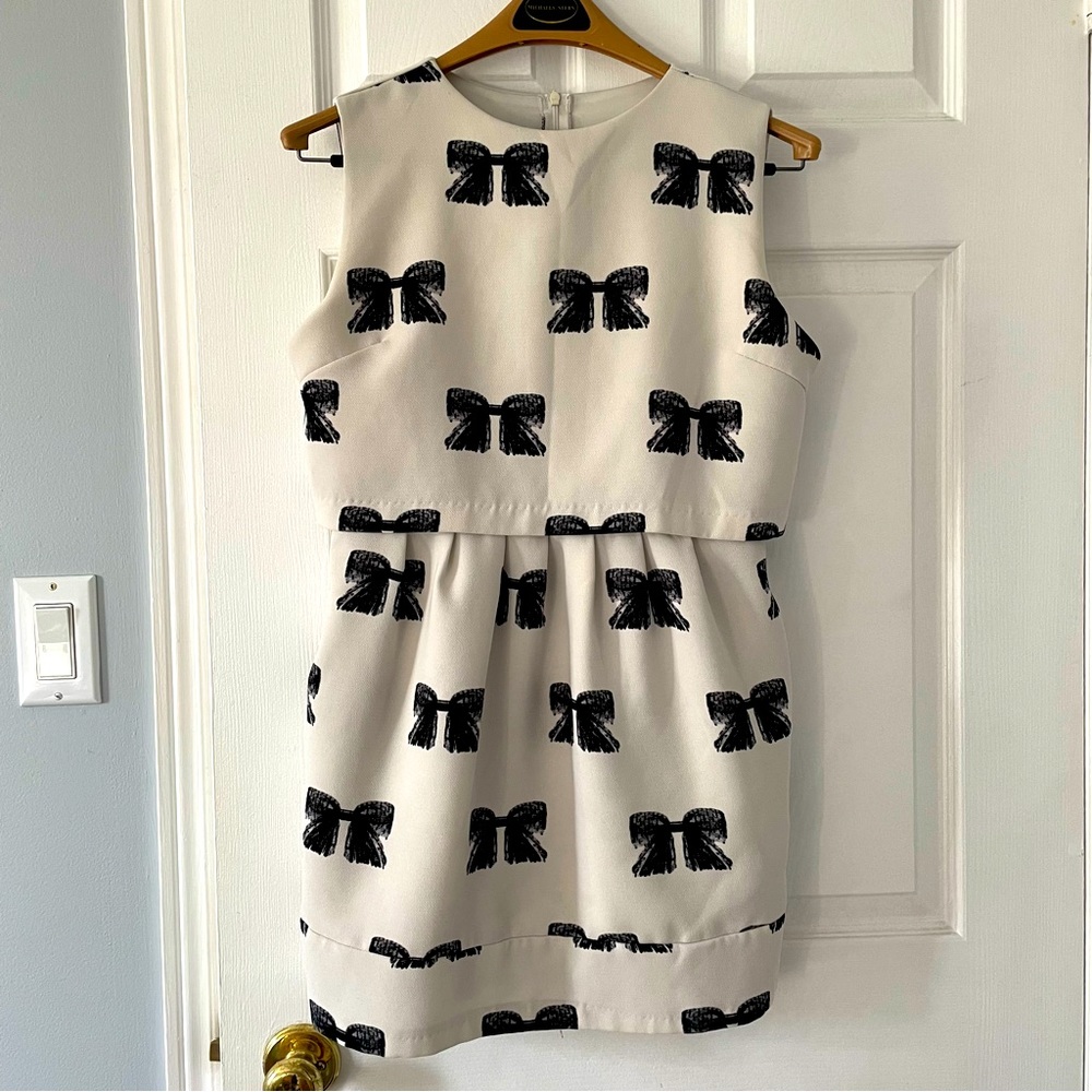 Ribbon pattern dress
